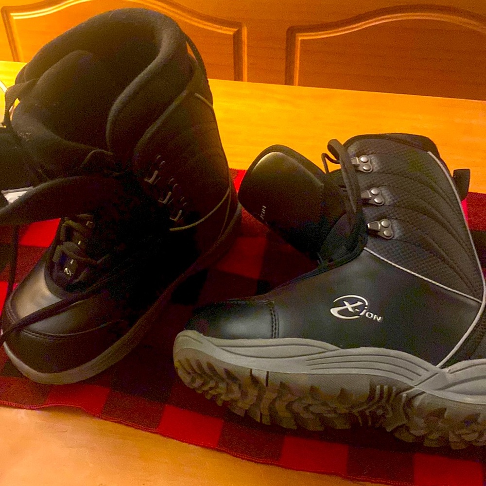 Like new X-ion Snowboarding Boots